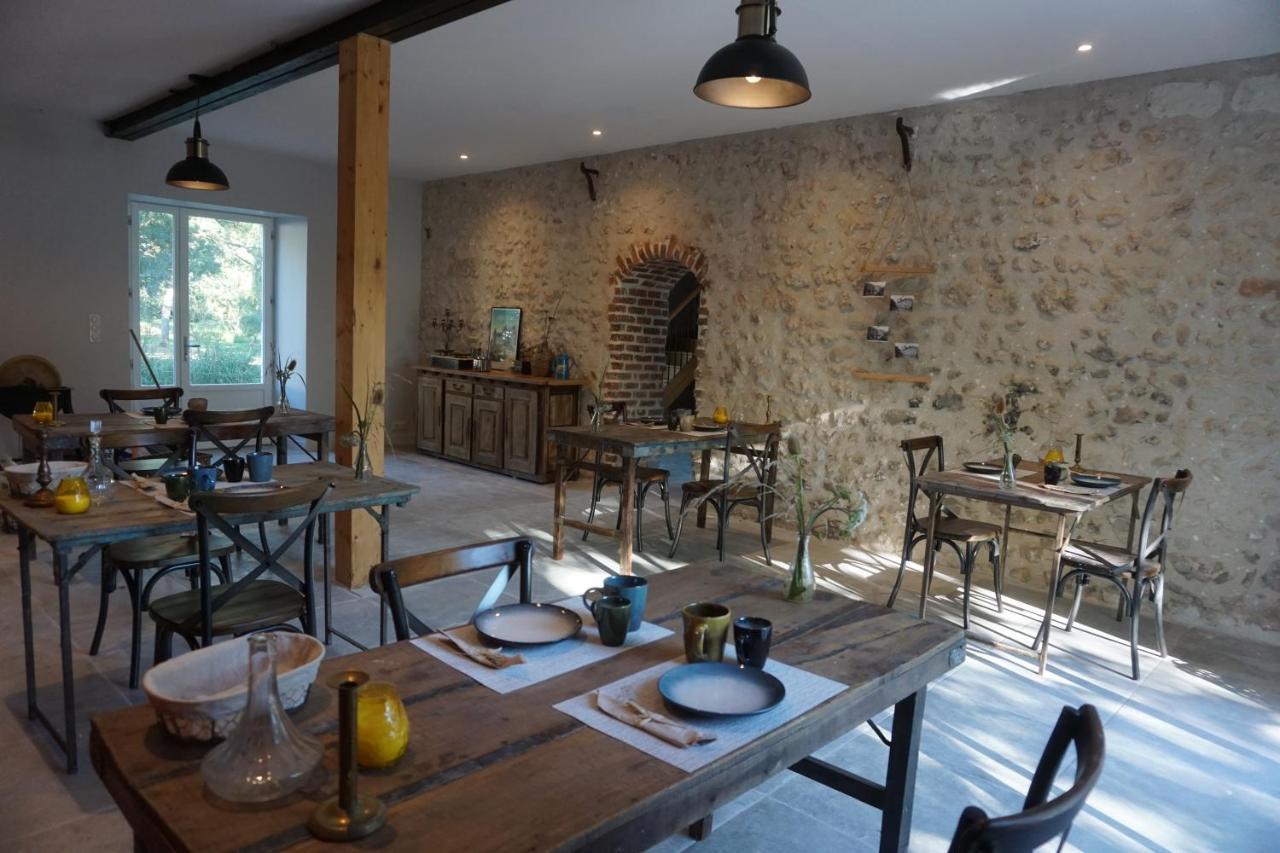 Le Moulin De Moquesouris - Chambres D'Hotes Et Table D'Hote Nazelles-Negron Kültér fotó