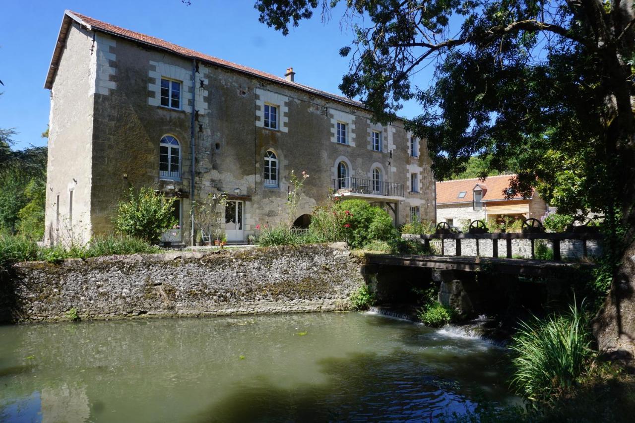 Le Moulin De Moquesouris - Chambres D'Hotes Et Table D'Hote Nazelles-Negron Kültér fotó