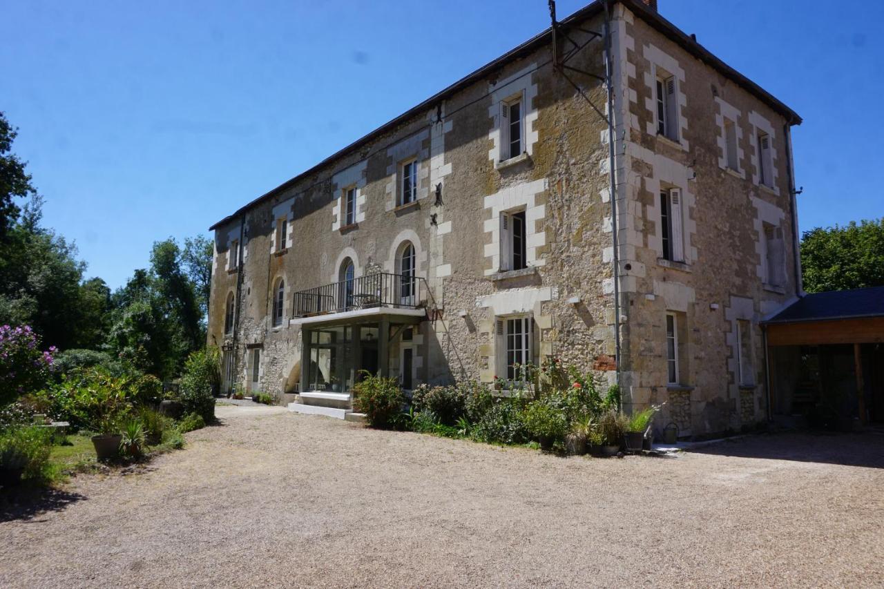 Le Moulin De Moquesouris - Chambres D'Hotes Et Table D'Hote Nazelles-Negron Kültér fotó