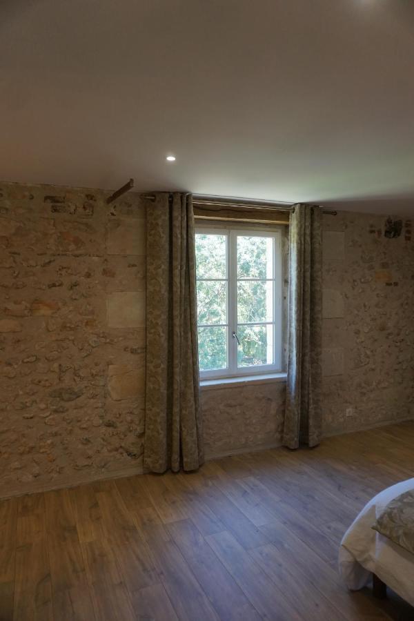 Le Moulin De Moquesouris - Chambres D'Hotes Et Table D'Hote Nazelles-Negron Kültér fotó
