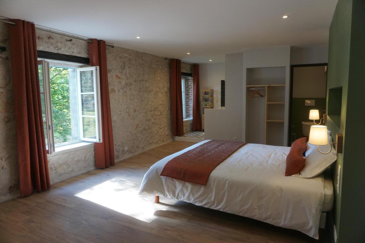 Le Moulin De Moquesouris - Chambres D'Hotes Et Table D'Hote Nazelles-Negron Kültér fotó